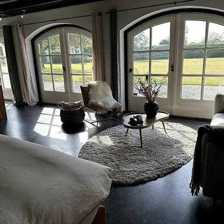 Mastbos Estate Carriage House * Breda